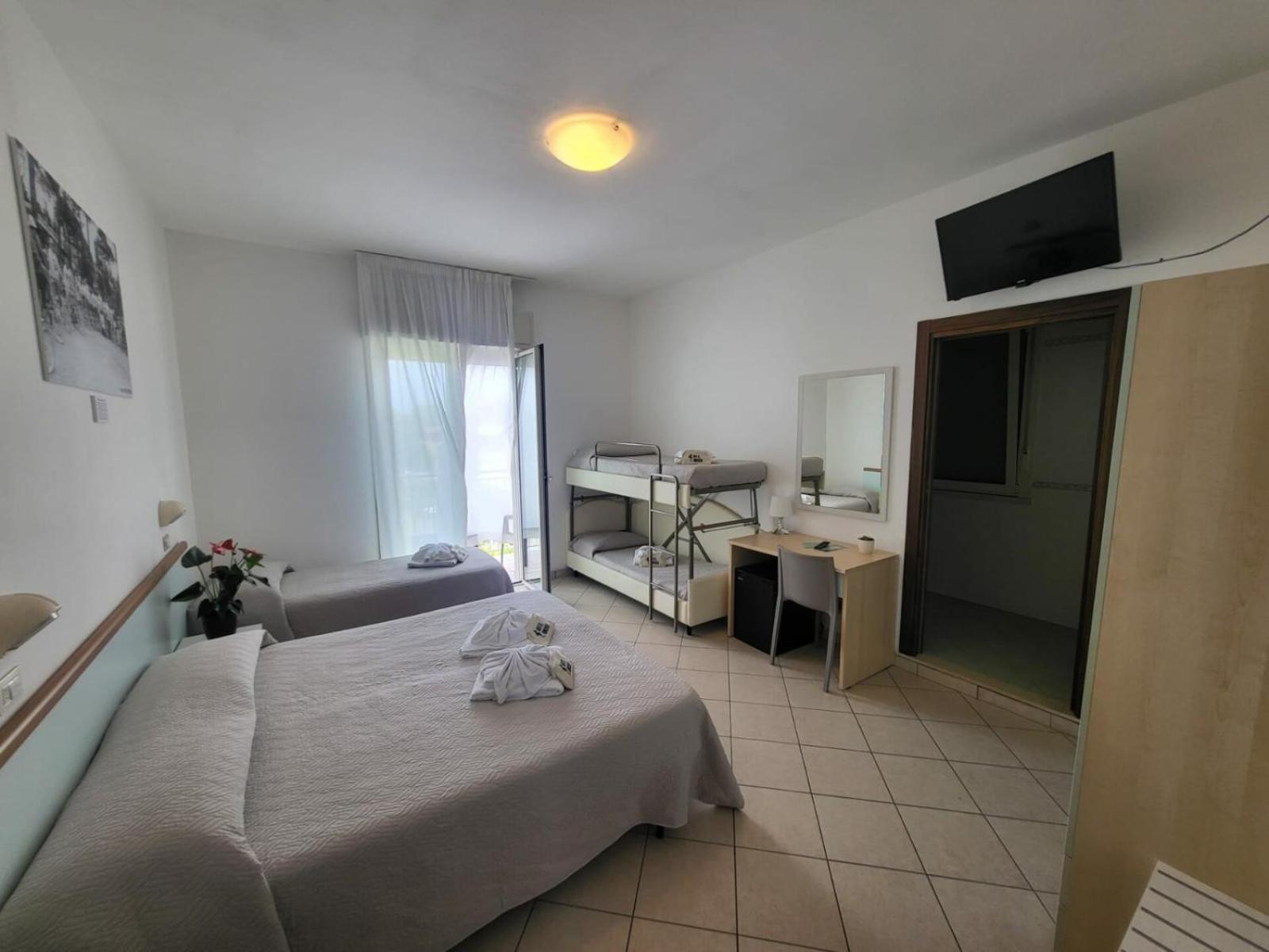 קרביה Hotel Amedea מראה חיצוני תמונה