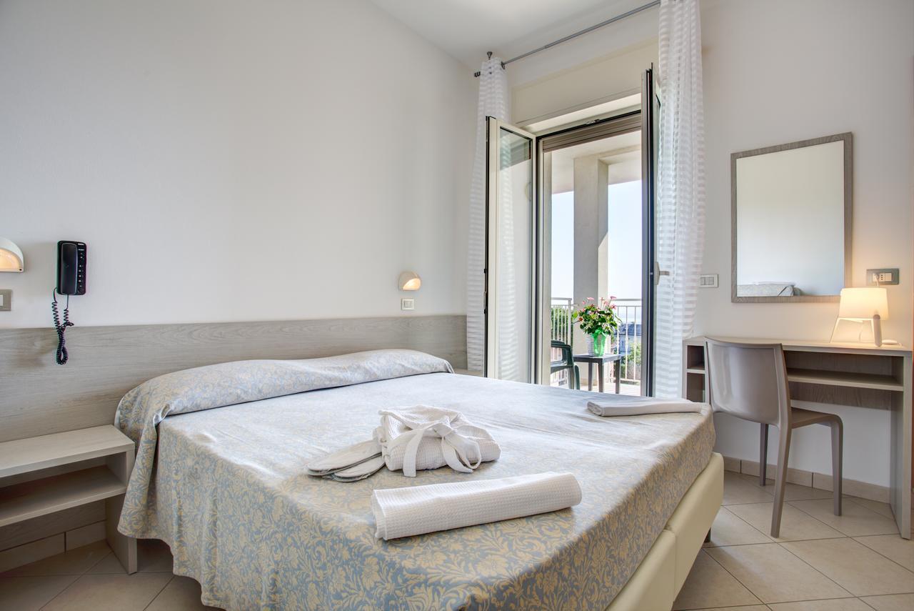 קרביה Hotel Amedea מראה חיצוני תמונה