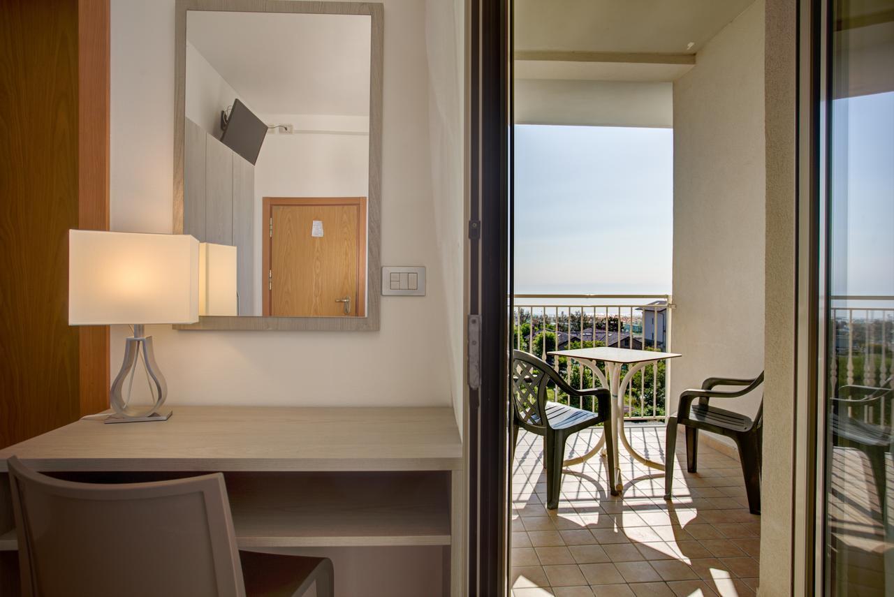 קרביה Hotel Amedea מראה חיצוני תמונה