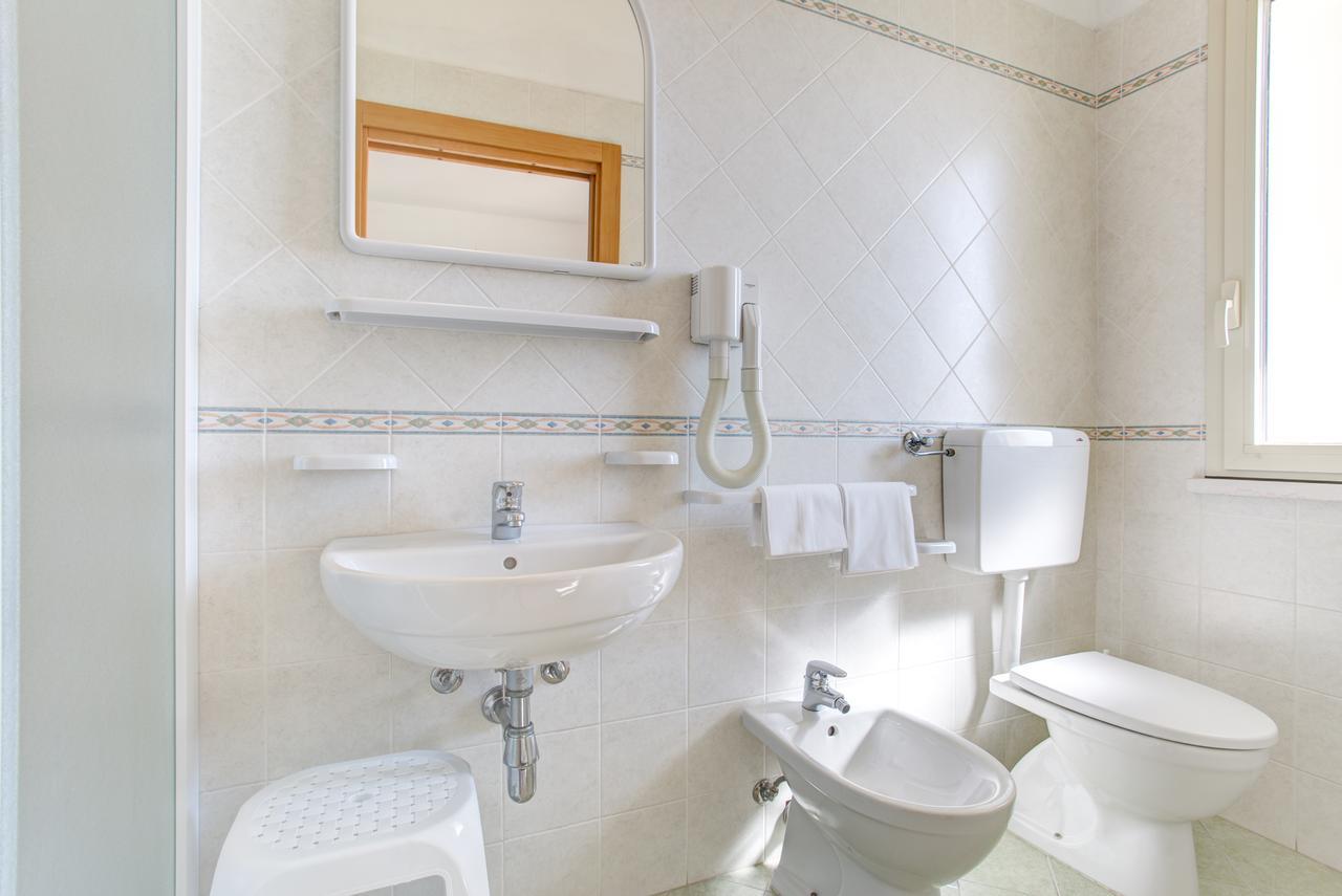 קרביה Hotel Amedea מראה חיצוני תמונה